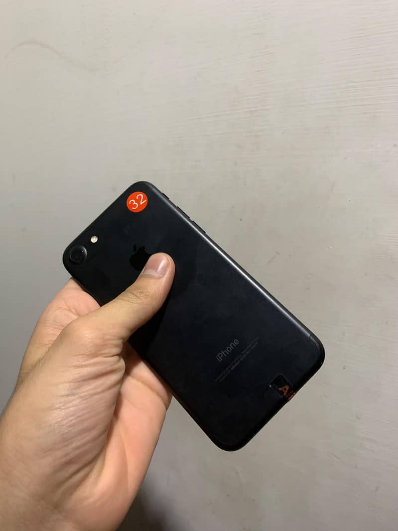 Apple iPhone 7 2