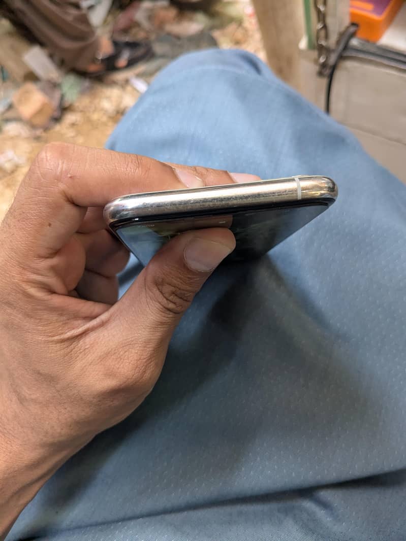 Apple iPhone 11 Pro 0