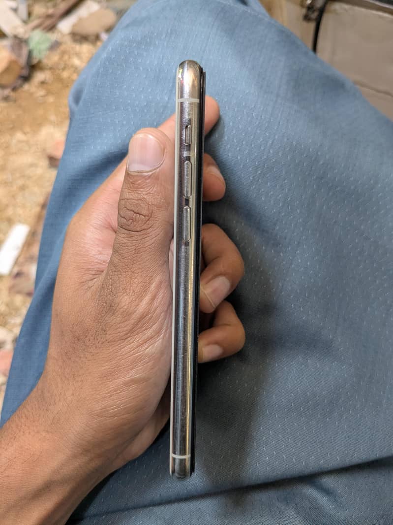 Apple iPhone 11 Pro 5