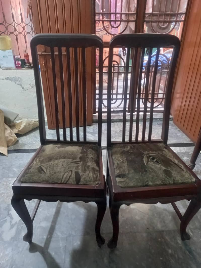 selling dining table 1