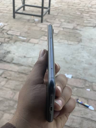 Apple iPhone XR