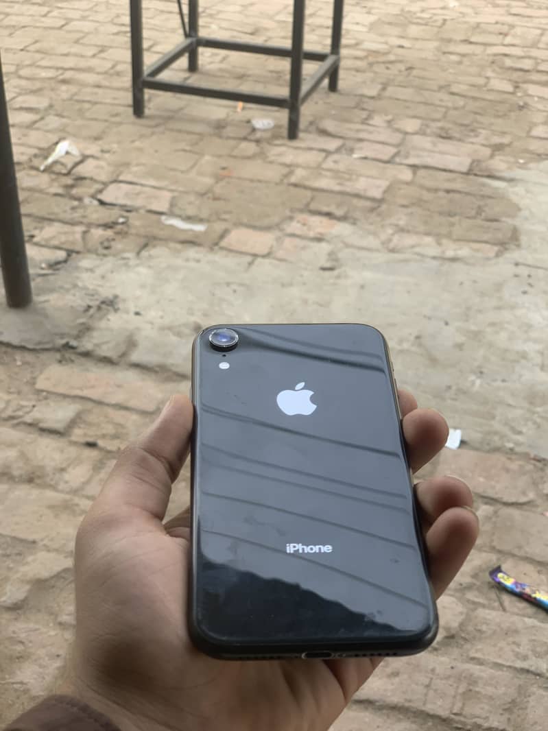 Apple iPhone XR 1