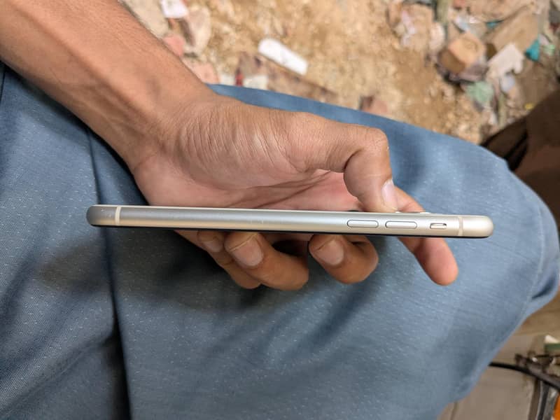 Apple iPhone 11 5
