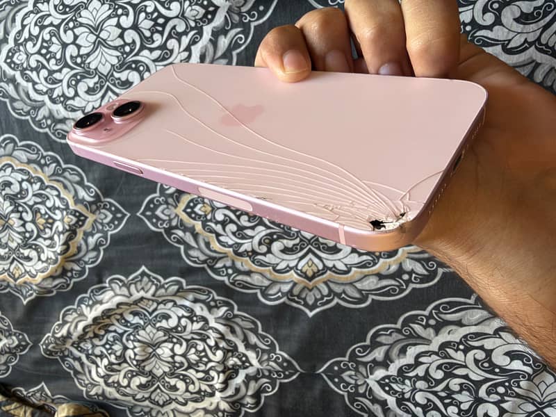 Apple iPhone 15 plus 4