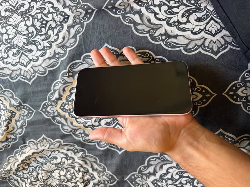 Apple iPhone 15 plus 7