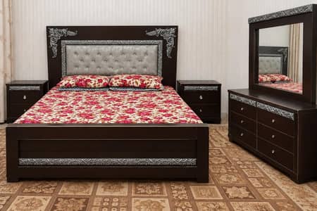 slightly used wooden bed set call 0312'4049'200