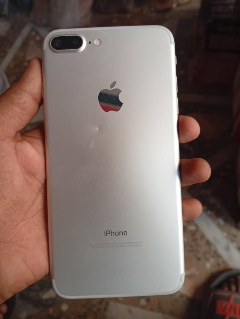 Apple iPhone 7 Plus 0