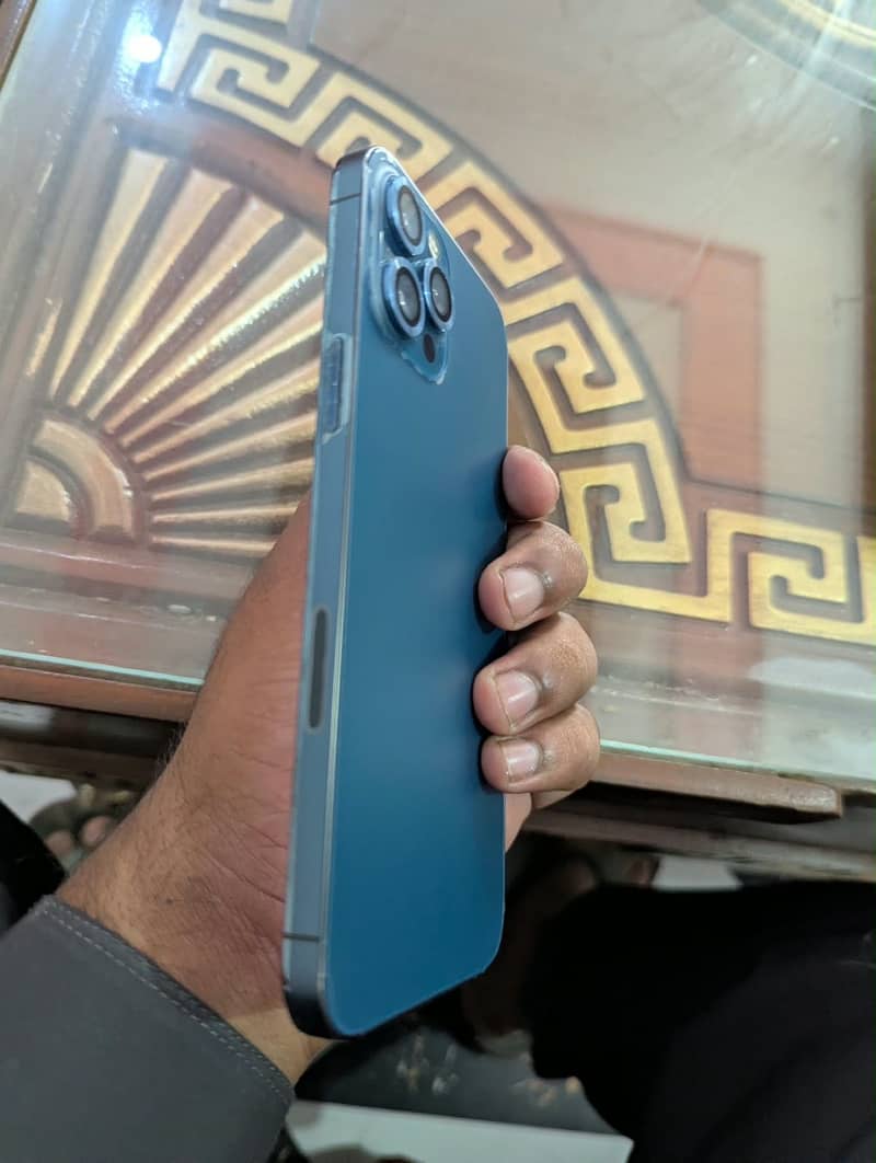 Apple iPhone 12 Pro Max 4