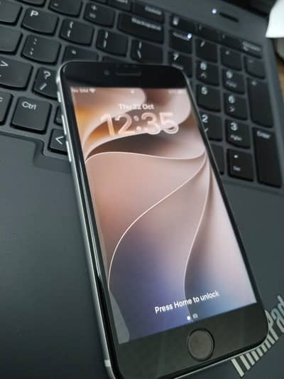 Apple iPhone SE | 64GB | 10/10 Condition | Rs. 30,000