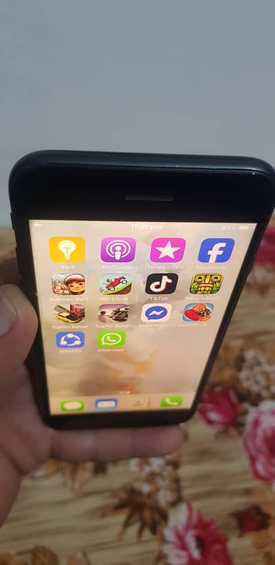 Apple iPhone 7