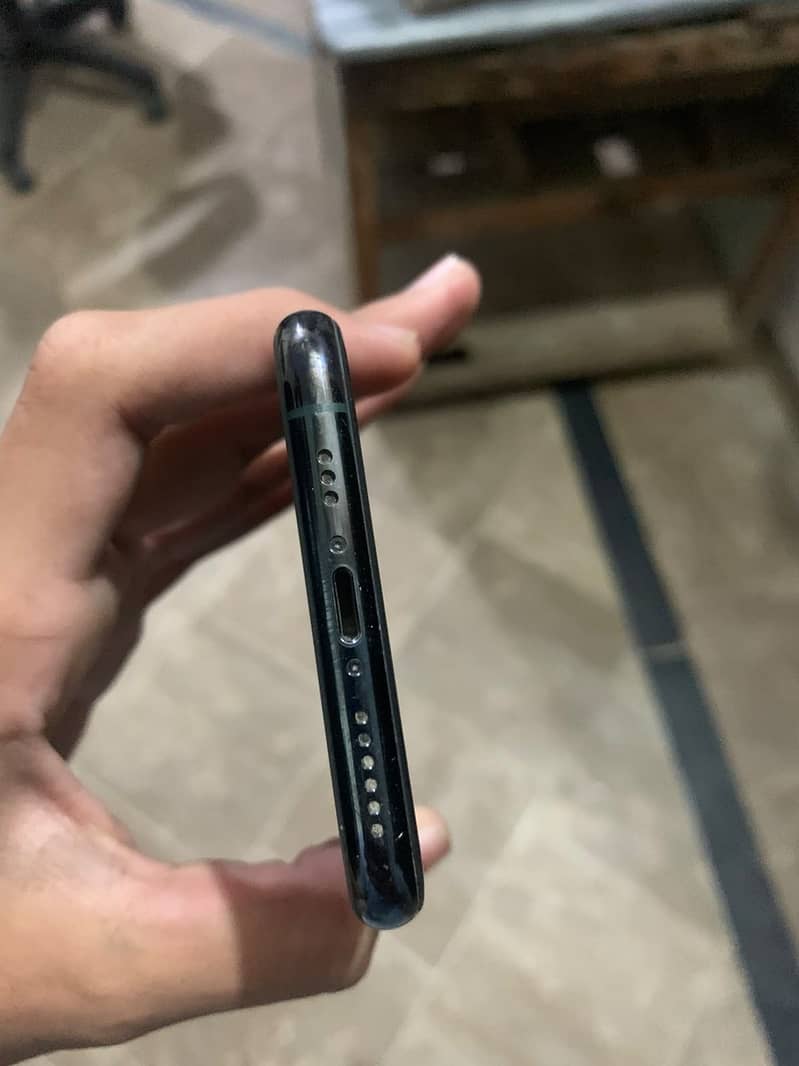 Apple iPhone 11 Pro 1