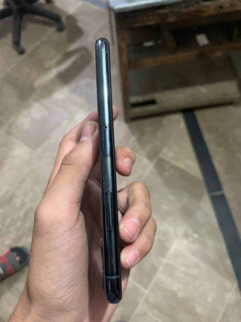 Apple iPhone 11 Pro 2