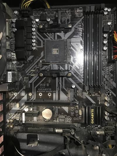 GIGABYTE B450M DS3H V2 with box