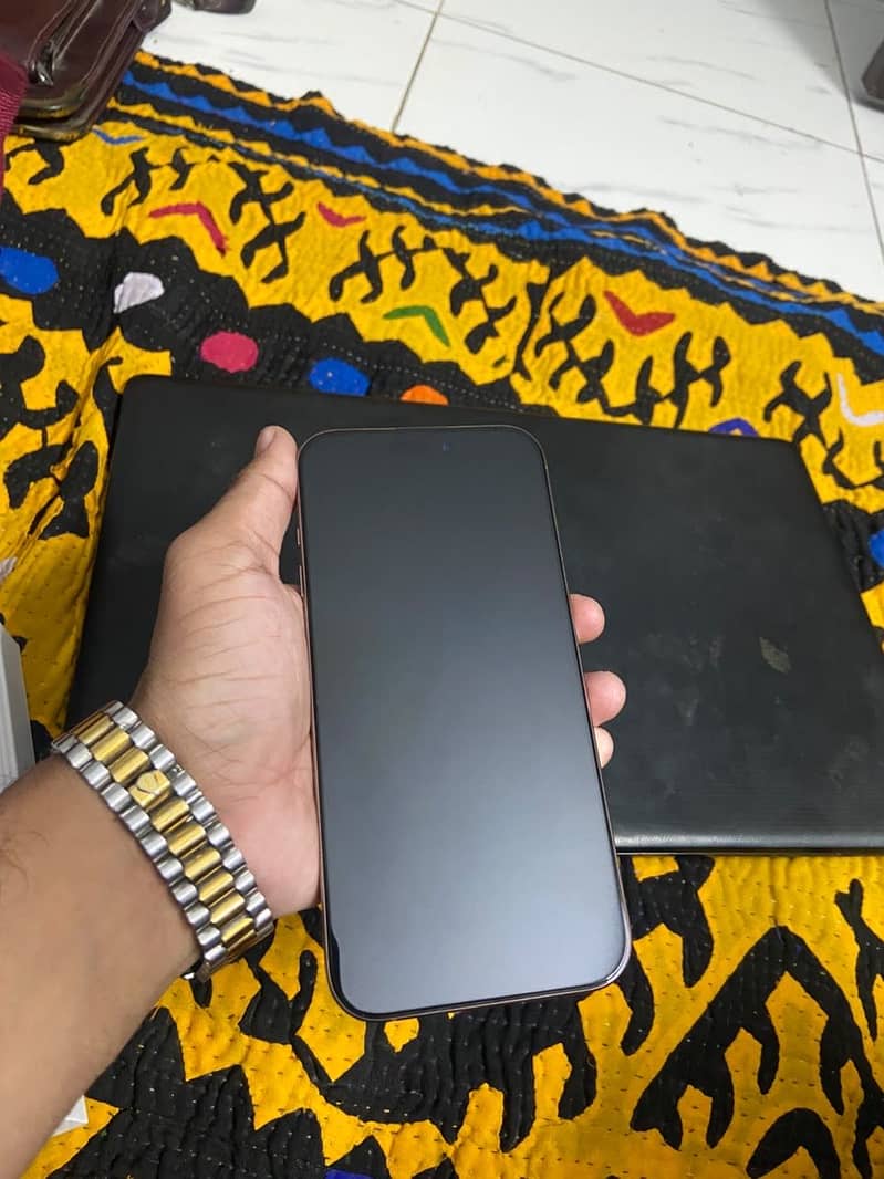 Apple iPhone 16 Pro Max 7
