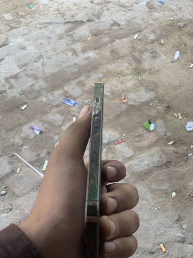 Apple iPhone 13 Pro 3