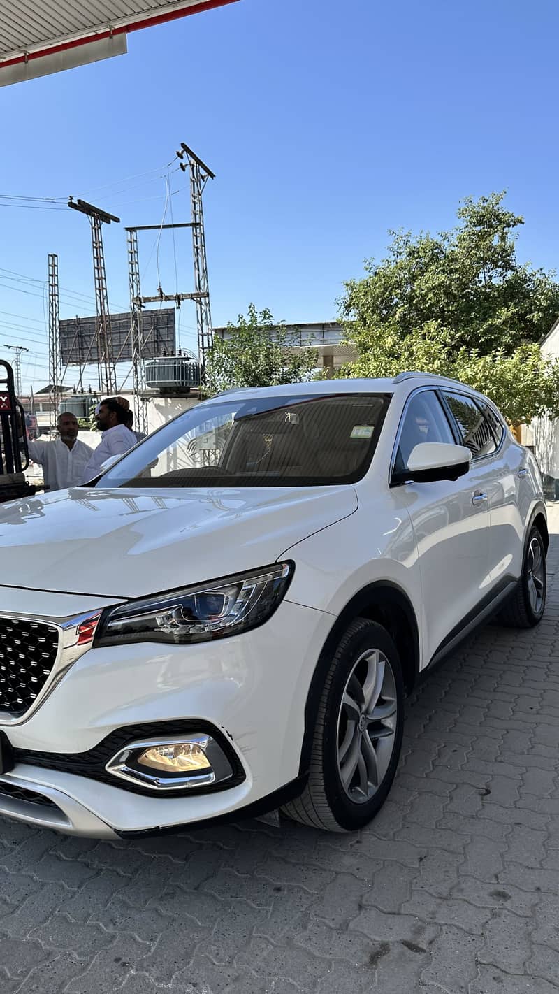 MG HS 2021 0