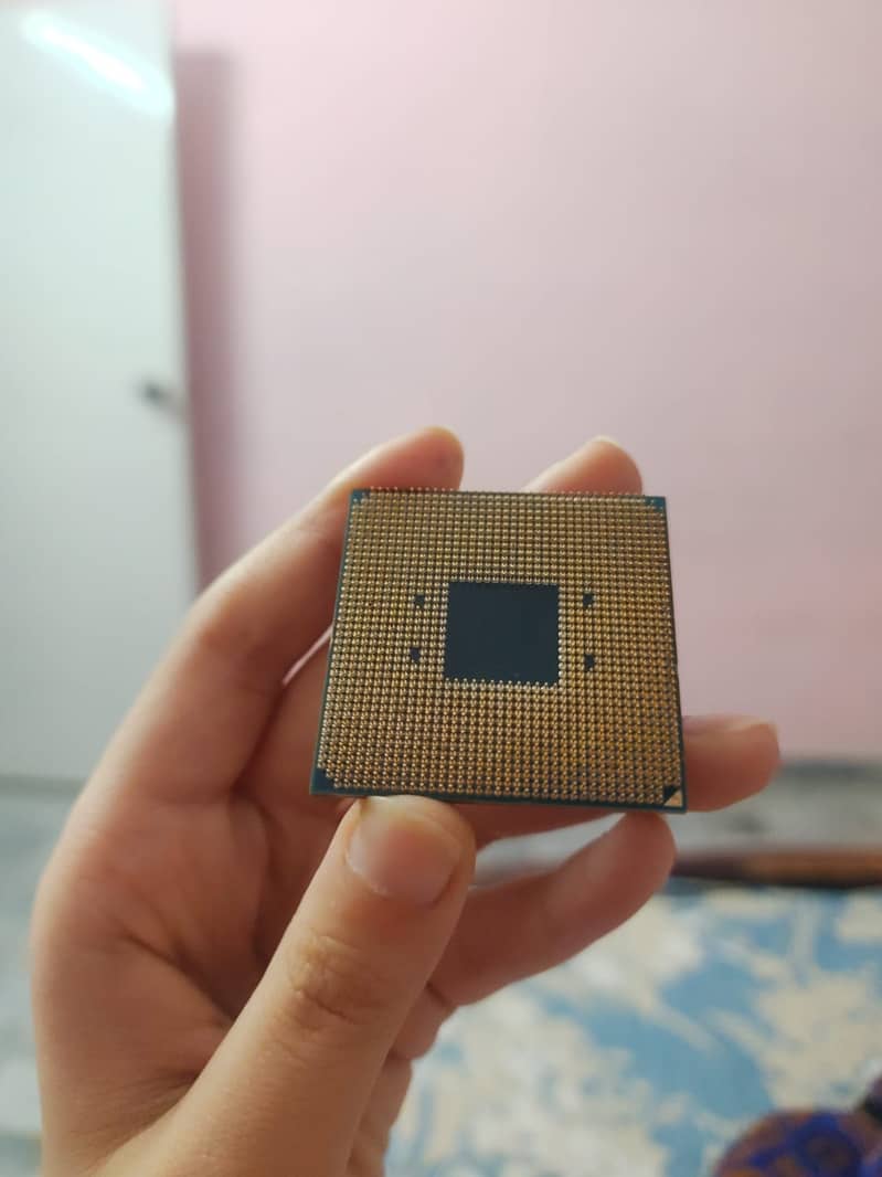 AMD Ryzen 7 3700X. 3