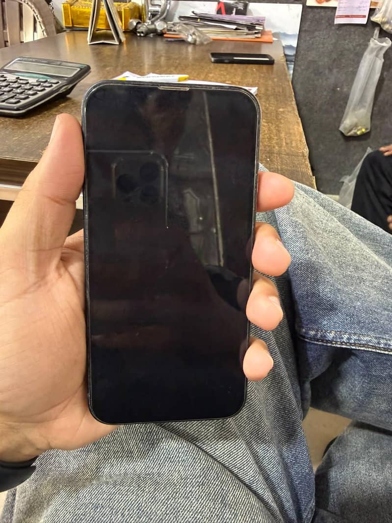 Apple iPhone 13 5
