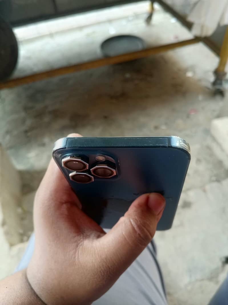Apple iPhone 12 Pro Max 4