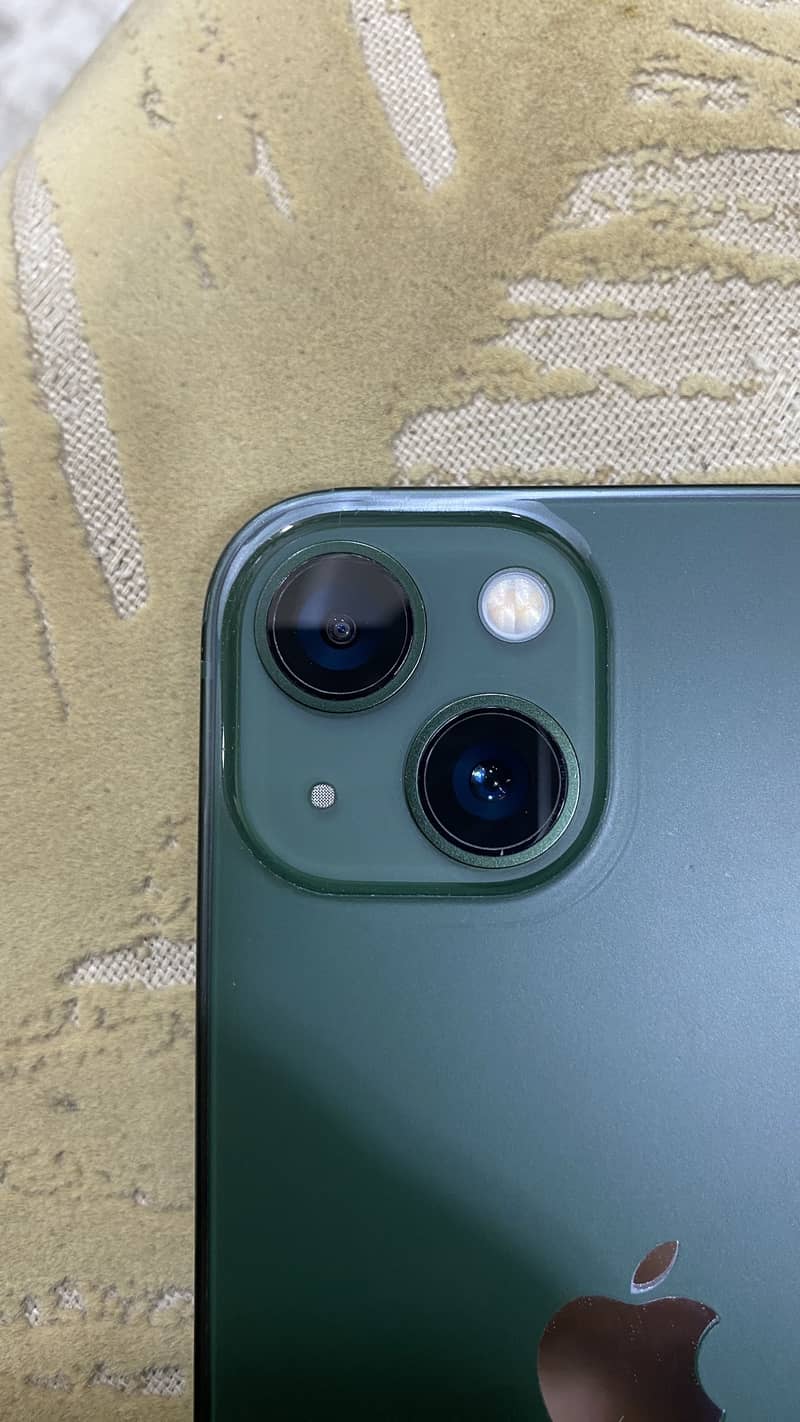 Apple iPhone 13 1