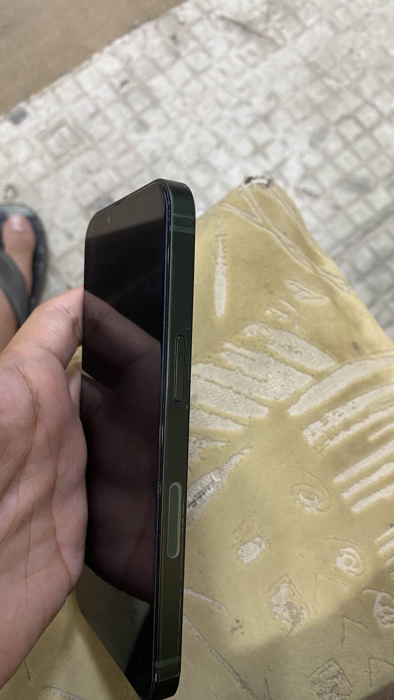 Apple iPhone 13 3