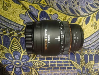 Sigma 50mm f/2.8 DG Macro Lens - Canon EF mount- auto focus -1:1 macro