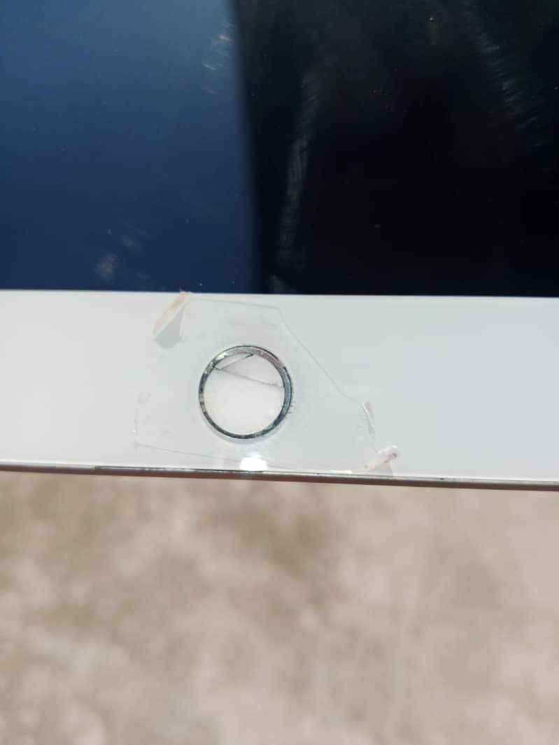 ipad8gen box avalible 3