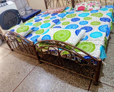 used king size bed with side tables