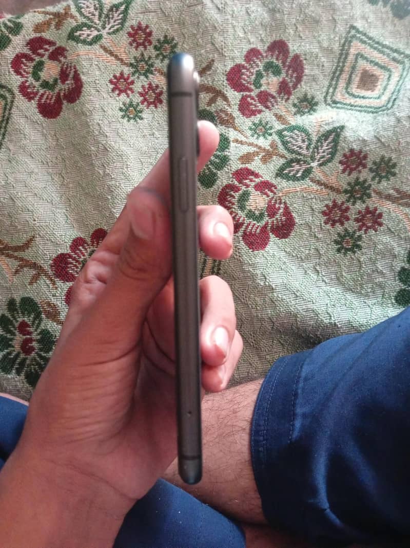 Apple iPhone 11 1