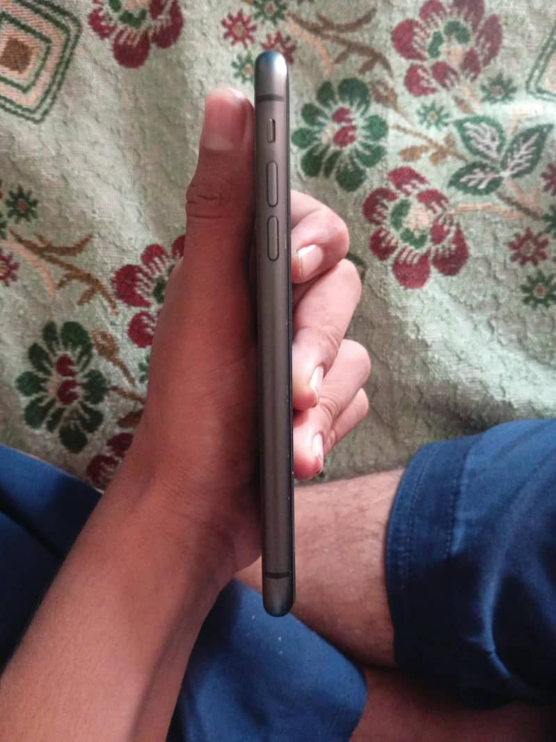 Apple iPhone 11 2