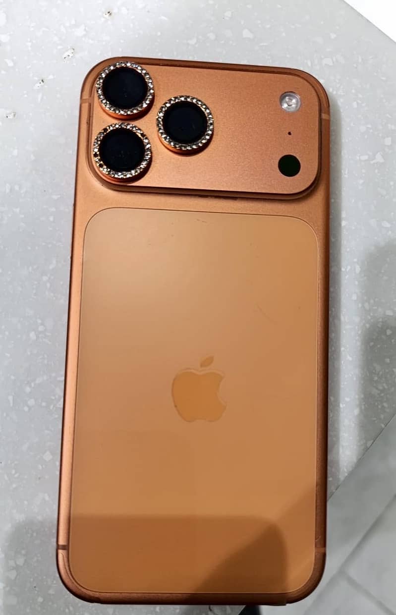Apple iPhone 17 Pro Max 4
