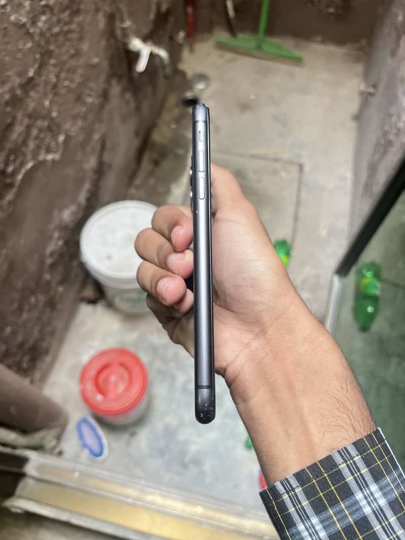 Apple iPhone 11 10