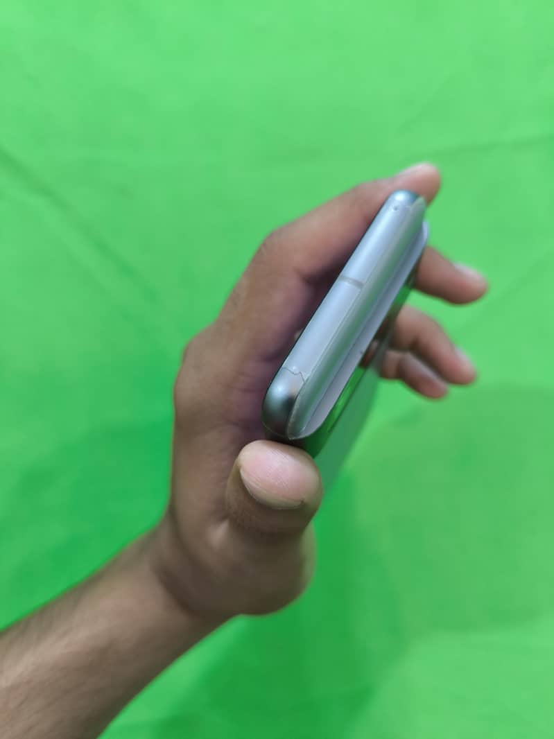 Google Pixel 8 5