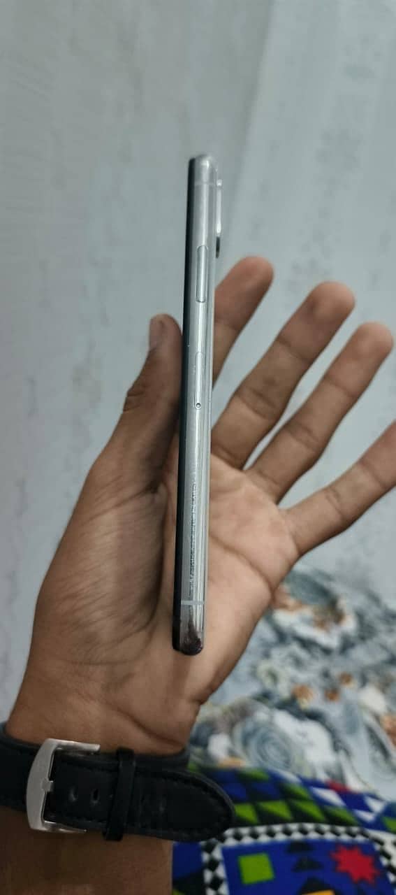 Apple iPhone X 6