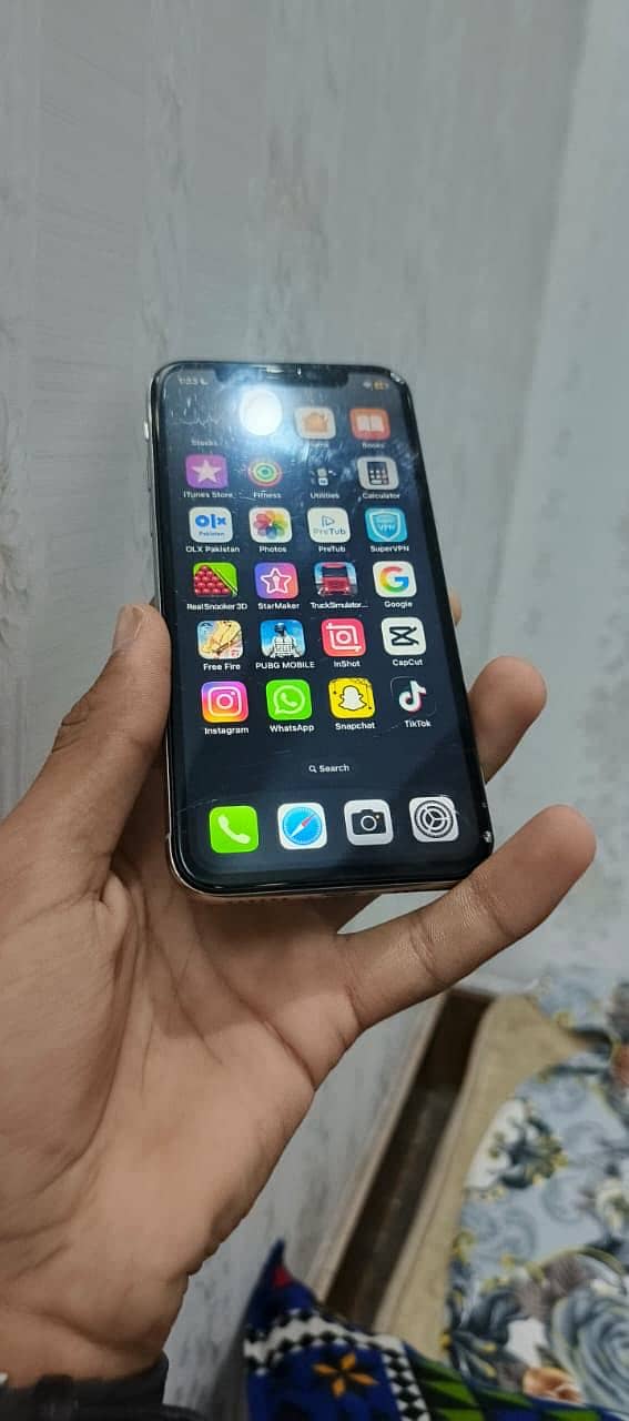 Apple iPhone X 10