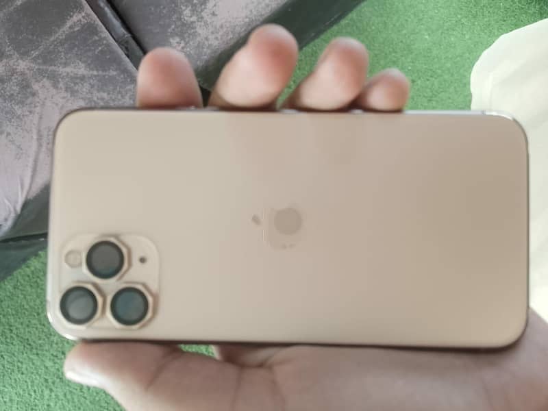 Apple iPhone 11 Pro 2