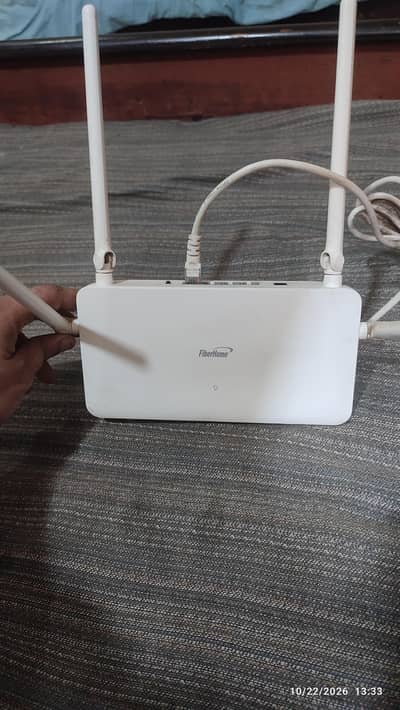 FiberHome 4-Antenna Wireless Router / ONT (Good Condition)