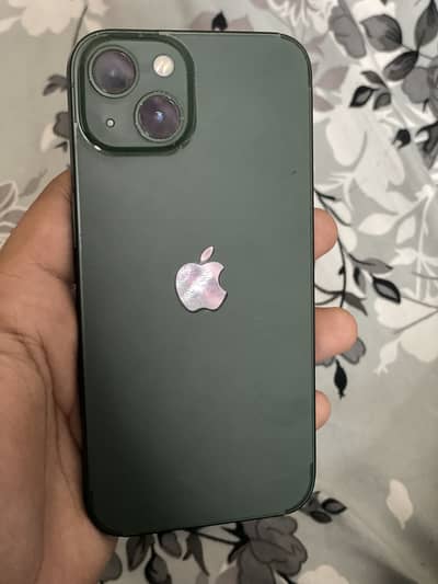 Apple iPhone 13