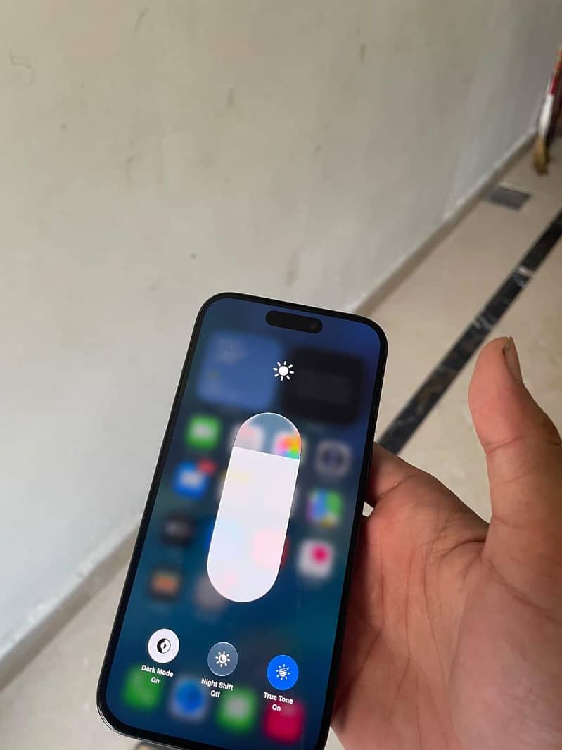 Apple iPhone 15 Pro 4