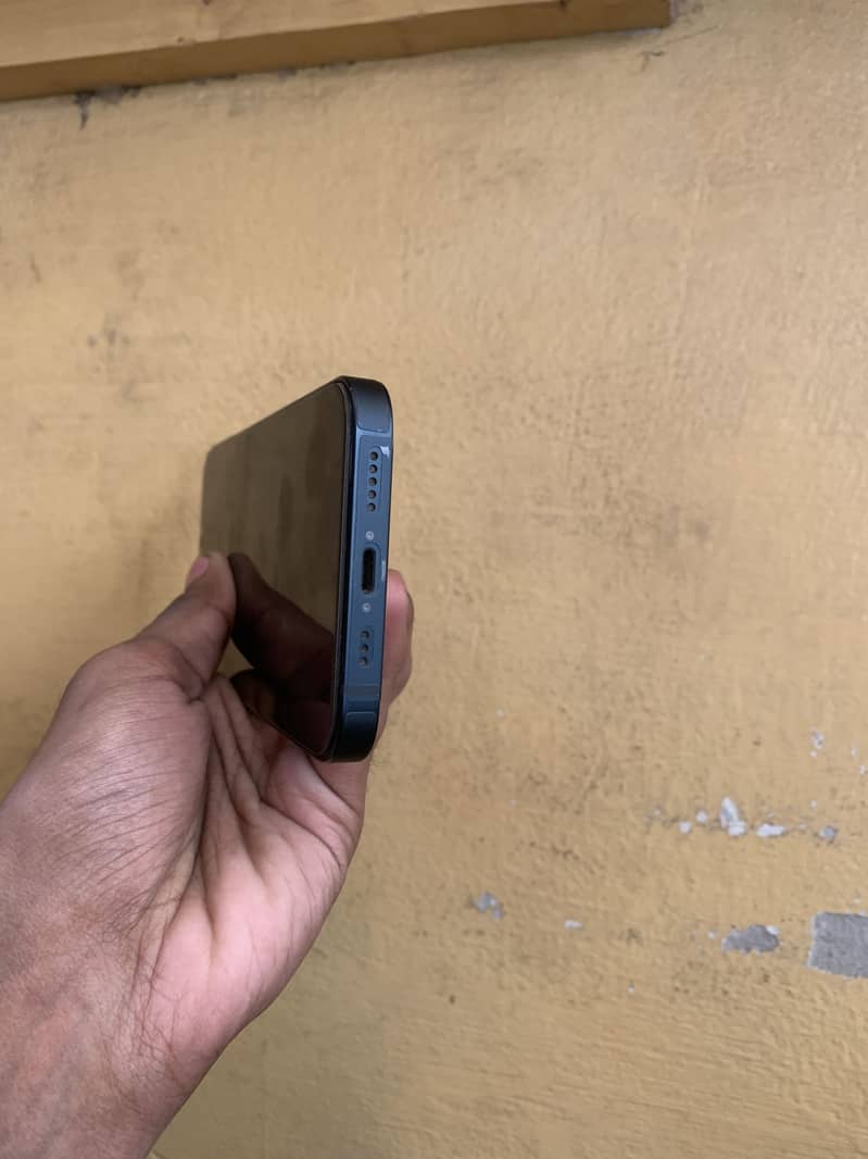 Apple iPhone 13 3