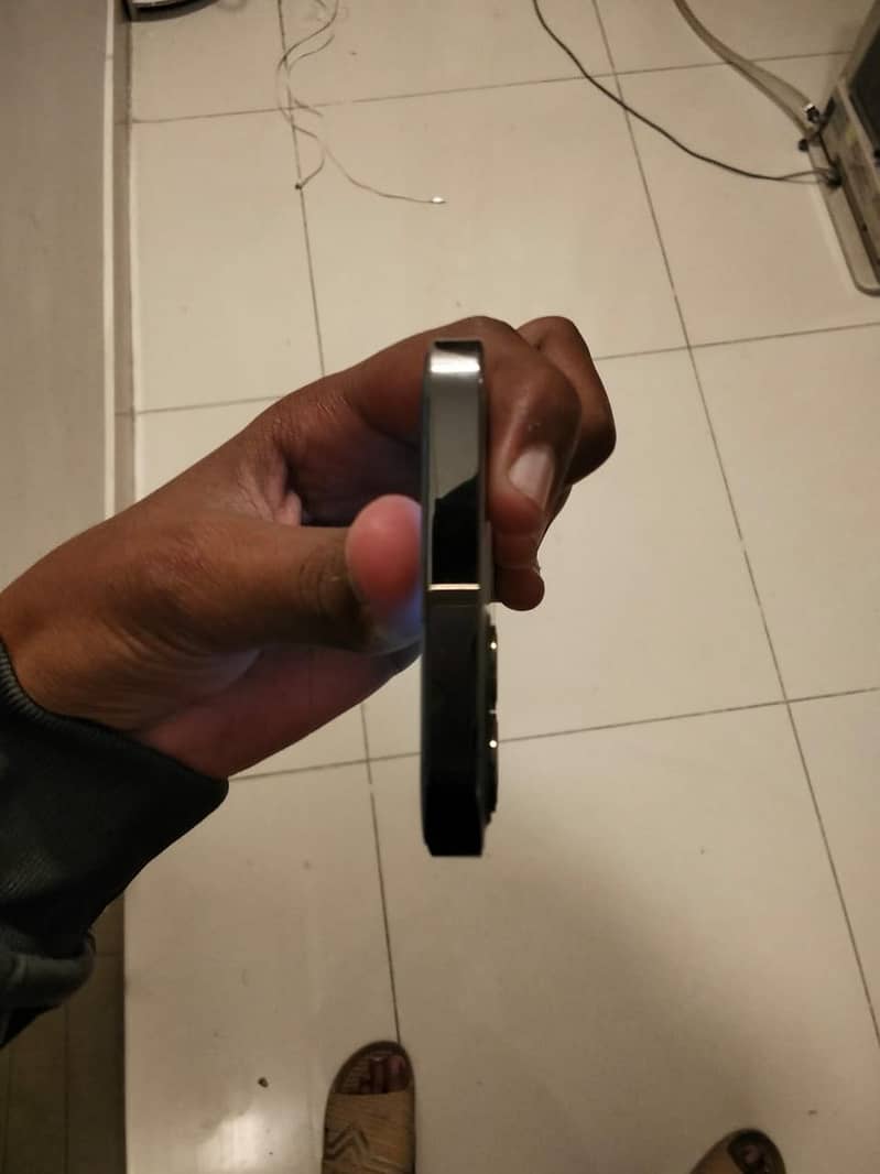 Apple iPhone 12 Pro 4