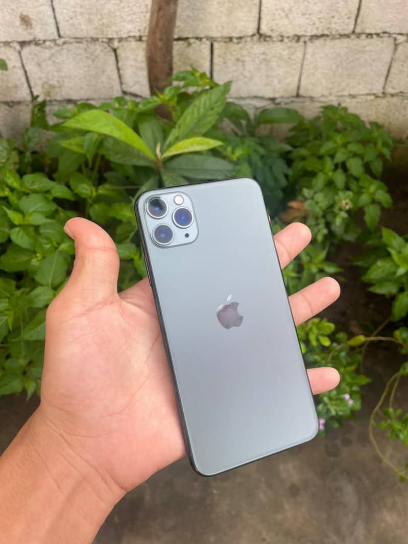 Apple iPhone 11 Pro Max 4