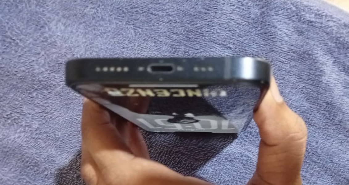 Apple iPhone 13 3