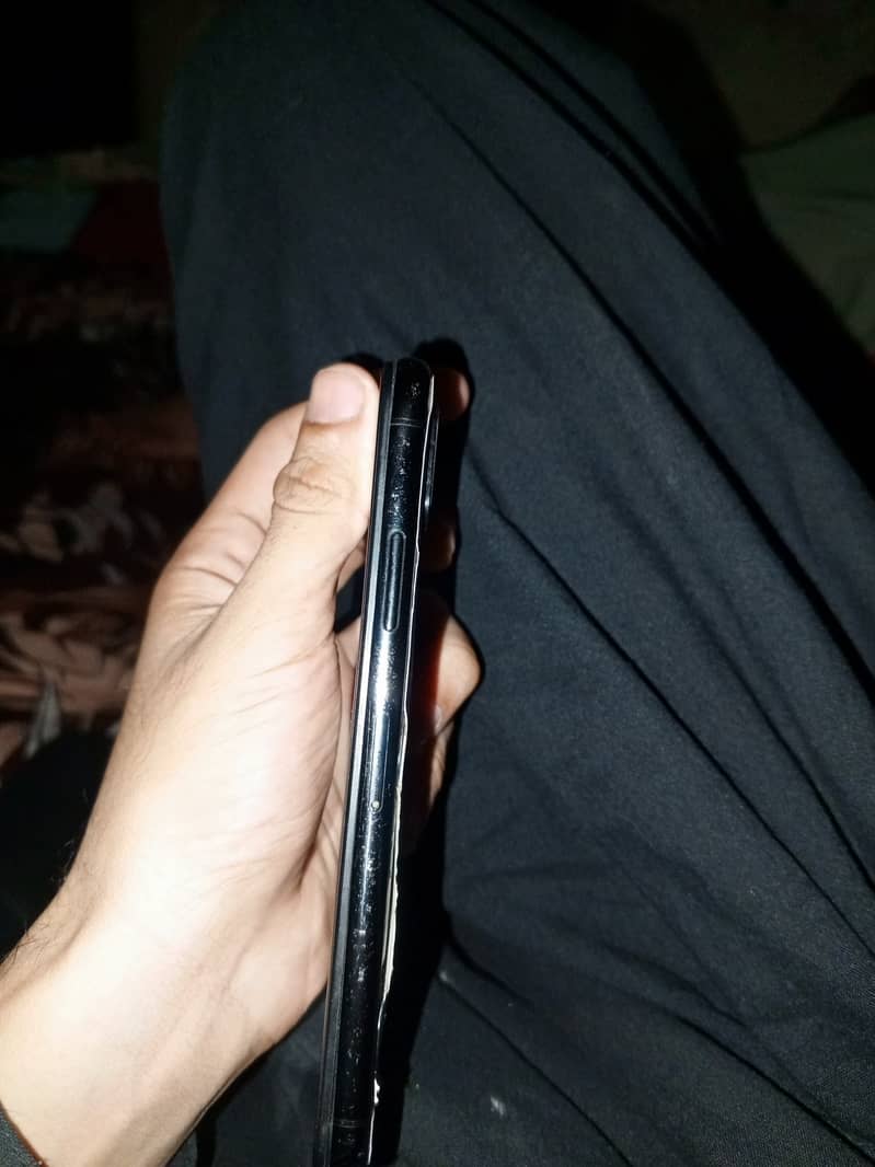 Apple iPhone XS 3
