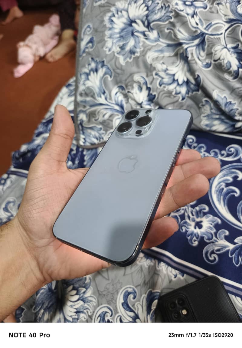 Apple iPhone 13 Pro 1