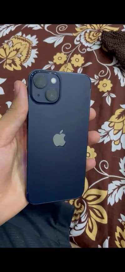 Apple iPhone 13