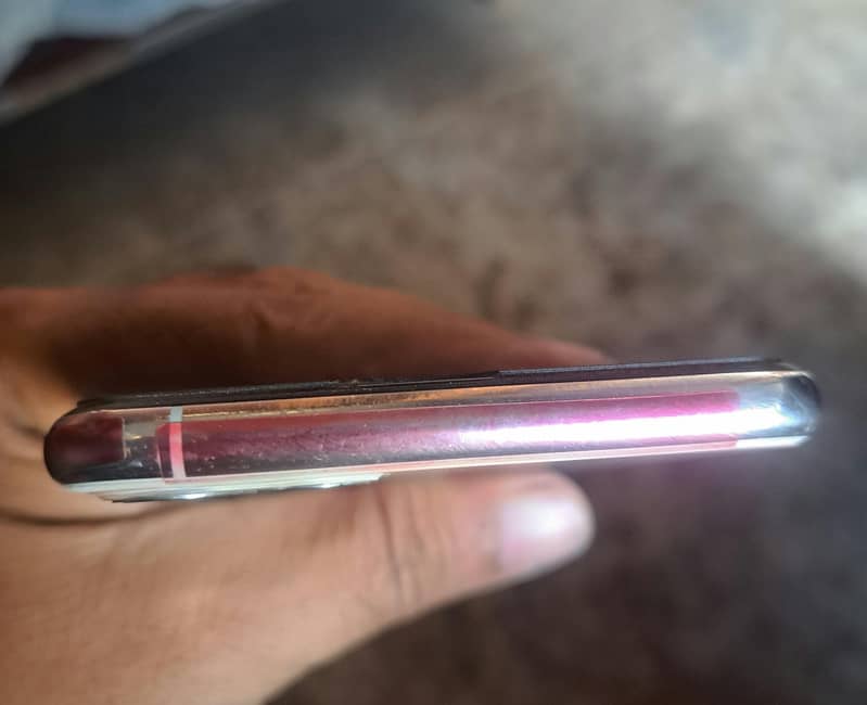 Apple iPhone 11 Pro Max 4