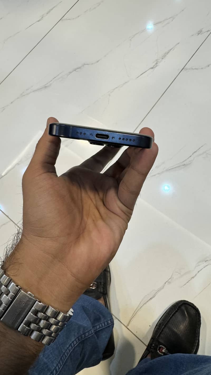 Apple iPhone 15 Pro 2