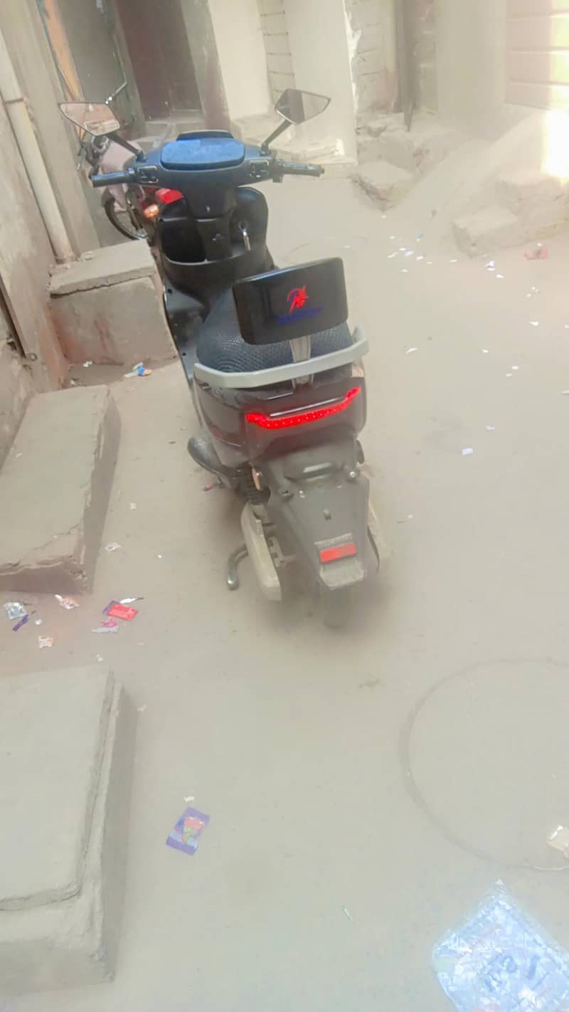 electric scooty 1