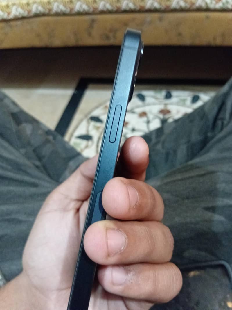 Apple iPhone 13 3
